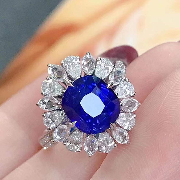5克拉无烧丝绒皇家蓝蓝宝石戒指，颜色很正，晶体干净，很难得