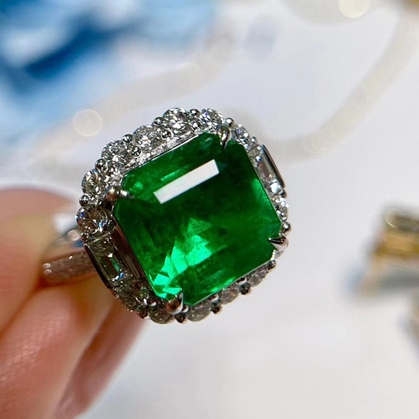 5克拉高品质公主方祖母绿vivid green戒指