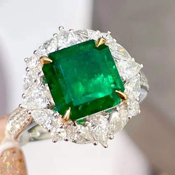 2克拉VIVID GREEN祖母绿戒指，明亮玻璃体，火彩很闪耀