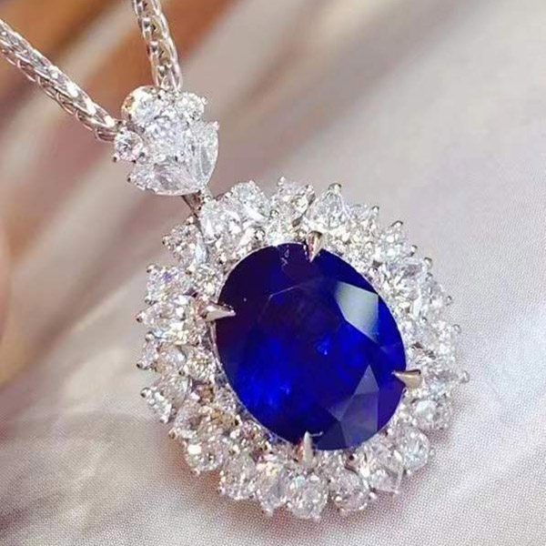 4克拉无烧皇家蓝蓝宝石戒指吊坠双用款，高级质感很强，颜色太美了