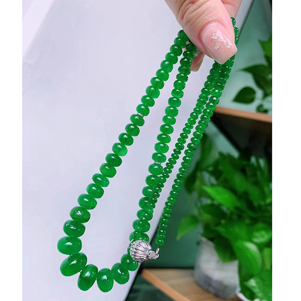 祖母绿大珠珠巨无霸项链，前所未有的大尺寸， 橱窗收藏品