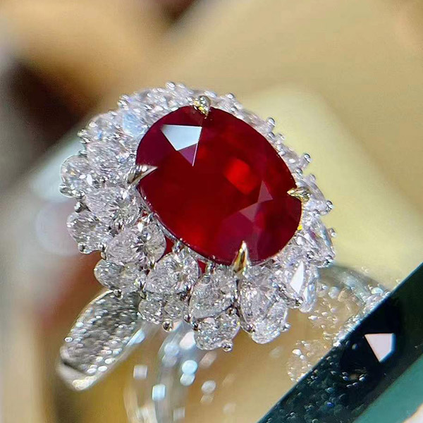 5克拉无烧鸽血红红宝石戒指，颜色浓郁鲜艳，豪华镶嵌，大气奢华