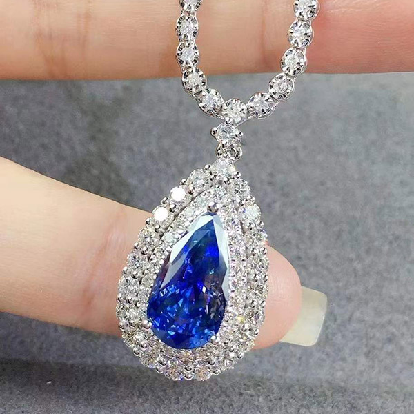 5克拉无烧皇家蓝蓝宝石吊坠，玻璃体干净，品质好，大钻镶嵌，低调奢华