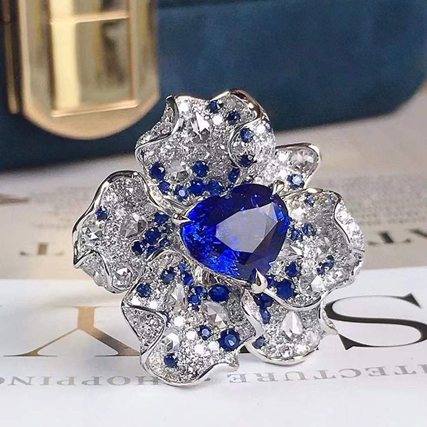 4克拉皇家蓝蓝宝石戒指吊坠两用款，极具艺术张力，华丽优雅