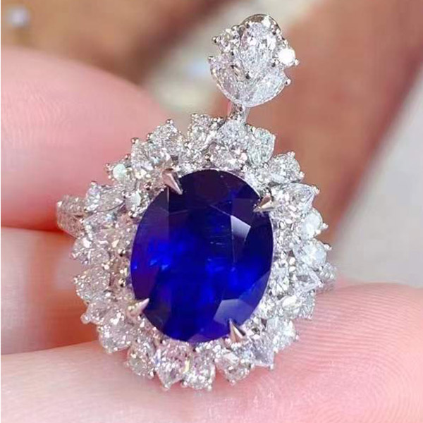 4克拉无烧皇家蓝蓝宝石吊坠戒指双用款，高级质感很强，颜色太美了，性价比高