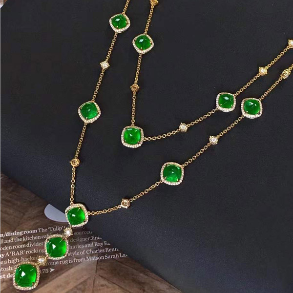 23克拉杂志感糖塔祖母绿长链 ，非常有范儿 ，上身好显气质， 双层设计 恰到好处