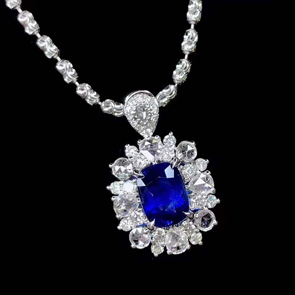 2克拉无烧皇家蓝蓝宝石戒指吊坠两用款，火彩赞，豪华钻石精镶，精致感十足