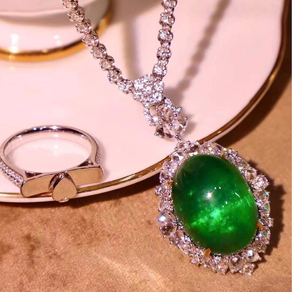 27克拉素面祖母绿戒指/吊坠两用款，vivid green，重金打造，满钻豪镶