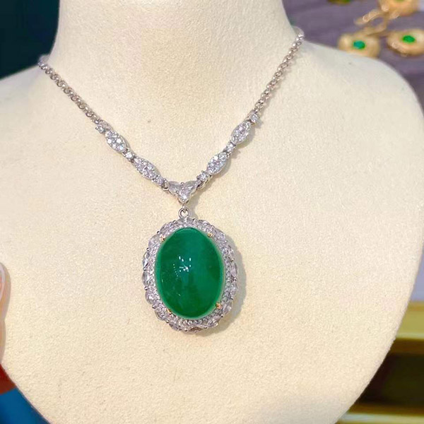 17克拉蛋面祖母绿18k钻石项链，可调节，颜色翠绿鲜艳，大克拉王者