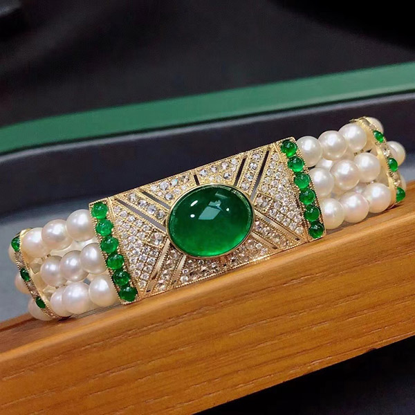 7克拉Muzogreen祖母绿手链️，复古宫廷风搭配珍珠气质优雅，佩戴瞬间提升气质