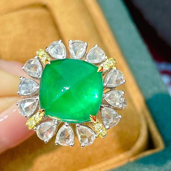 5克拉高品质糖塔VIVID GREEN祖母绿戒指，艳绿明亮，贵气凌人