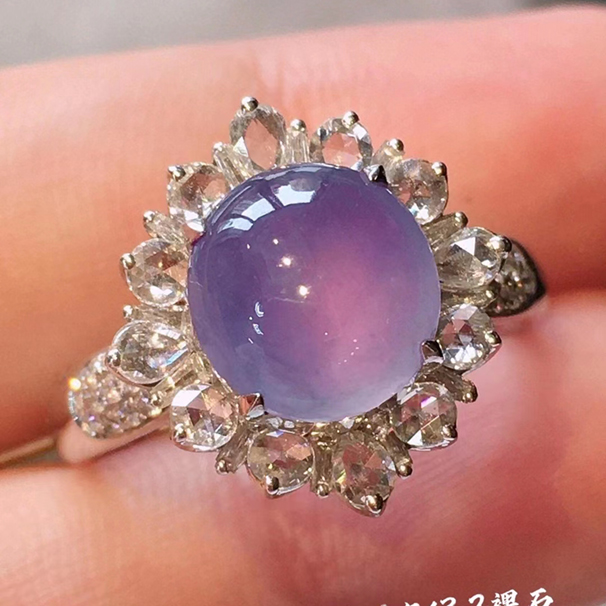 梦幻紫罗兰翡翠戒指 这枚真的自带仙气 喜欢的仙女来带走吧 大万